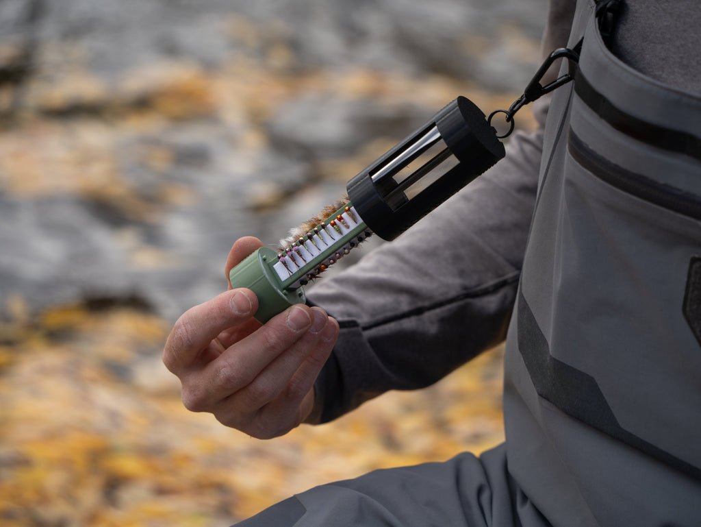 BUGGALOW CLIP-ON FLY BOX